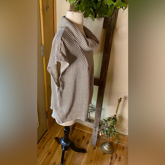 ✨Kleen cowl neck striped high-low top✨ - Picture 2 of 11